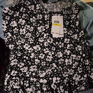 Kensie Black and White Floral Women's Top